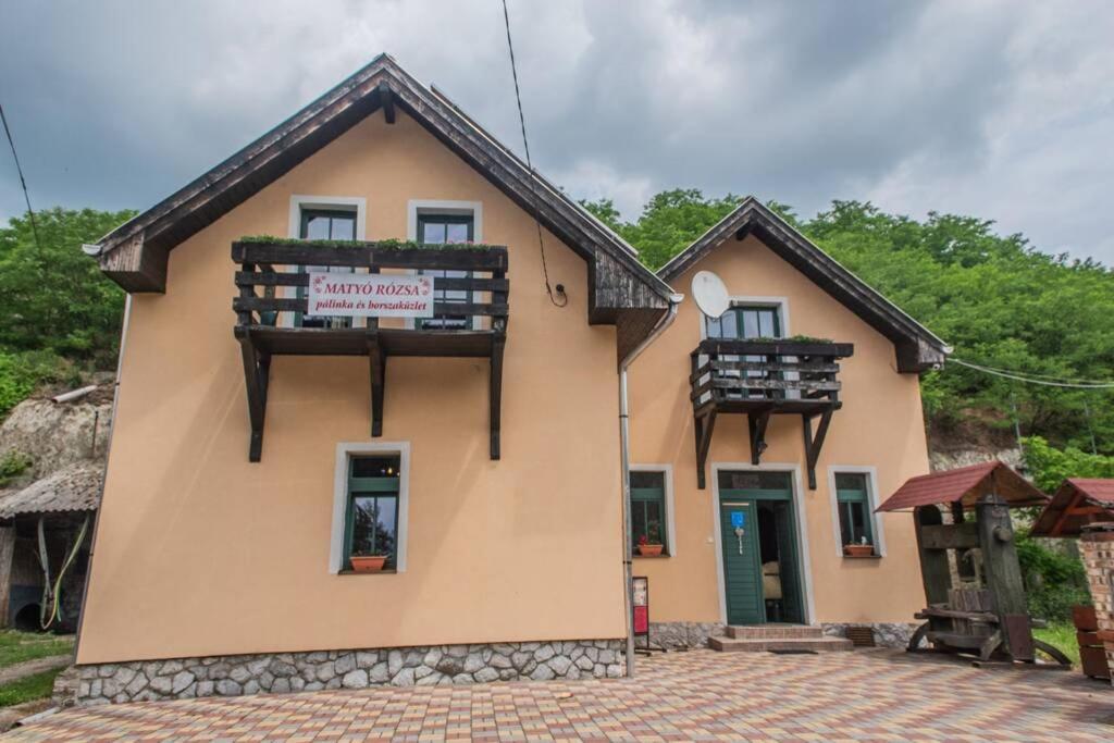 Appartement Borissza Vendégház  à Ostoros Extérieur photo